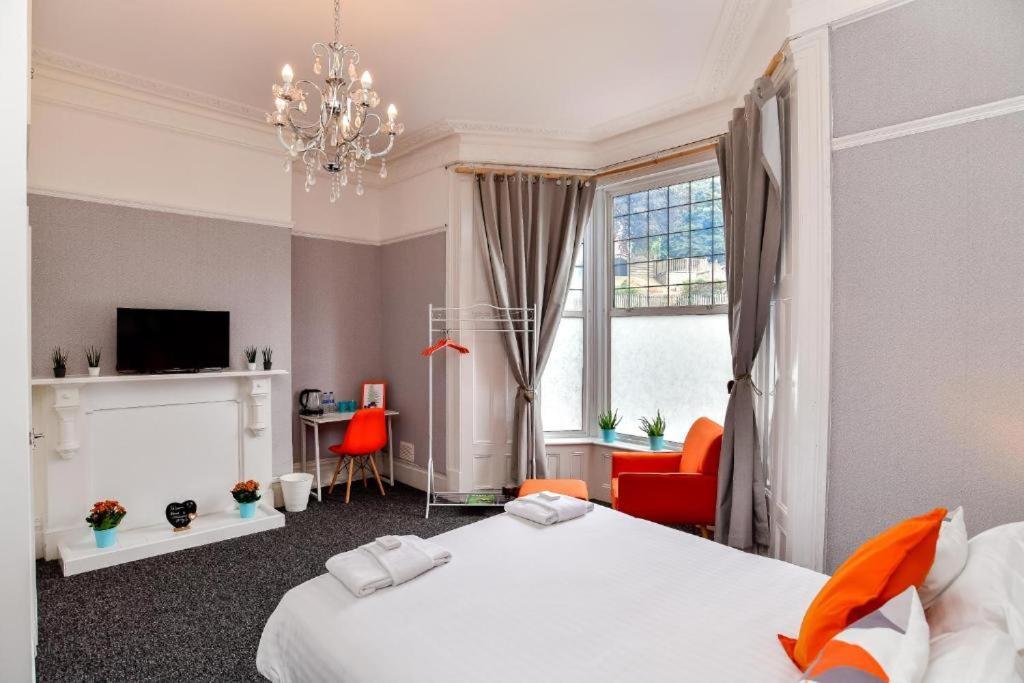 The Alexander - By Tifa Stays Swansea Exteriör bild