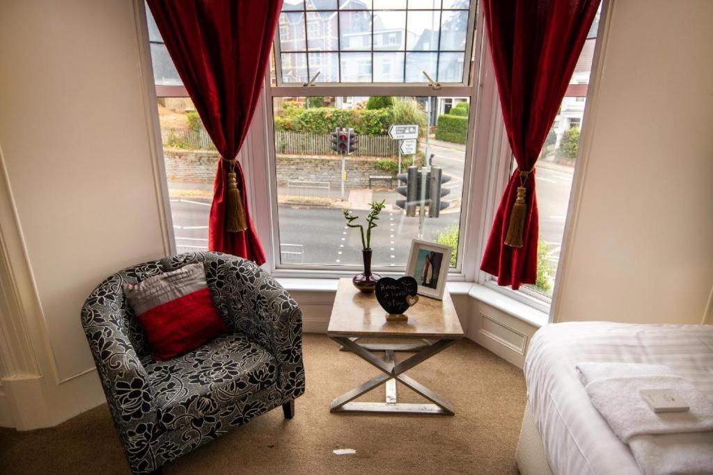 The Alexander - By Tifa Stays Swansea Exteriör bild