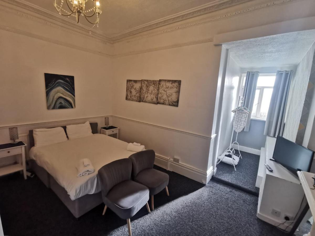 The Alexander - By Tifa Stays Swansea Exteriör bild